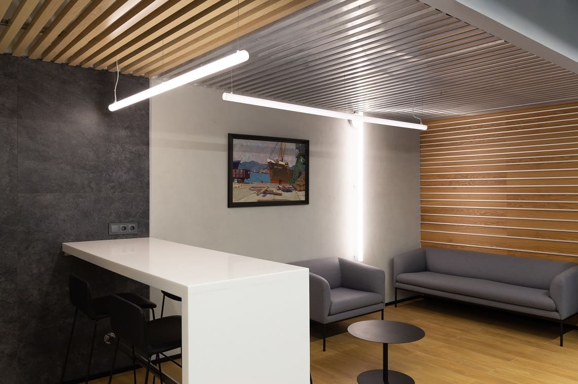 Wallhof Rail System™ — офисное пространство БЦ Большевик.