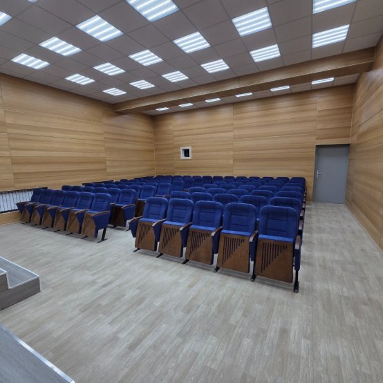 Актовый зал школы