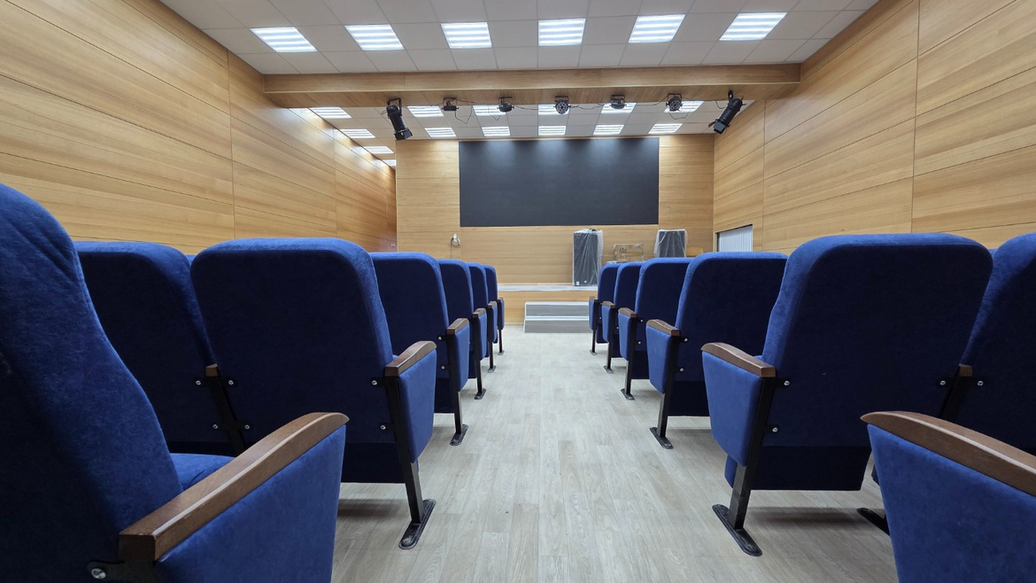 Актовый зал школы_5